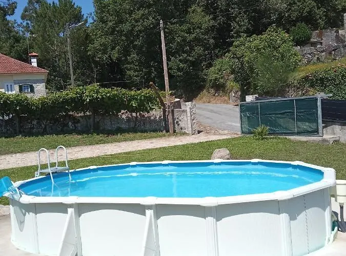 Casa Cantinho Dos Pais * 파레드스 드 코라